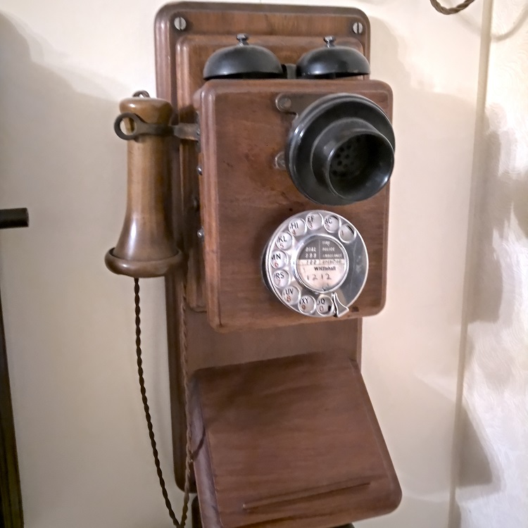 Antique Phone for Repurposing - Project Page